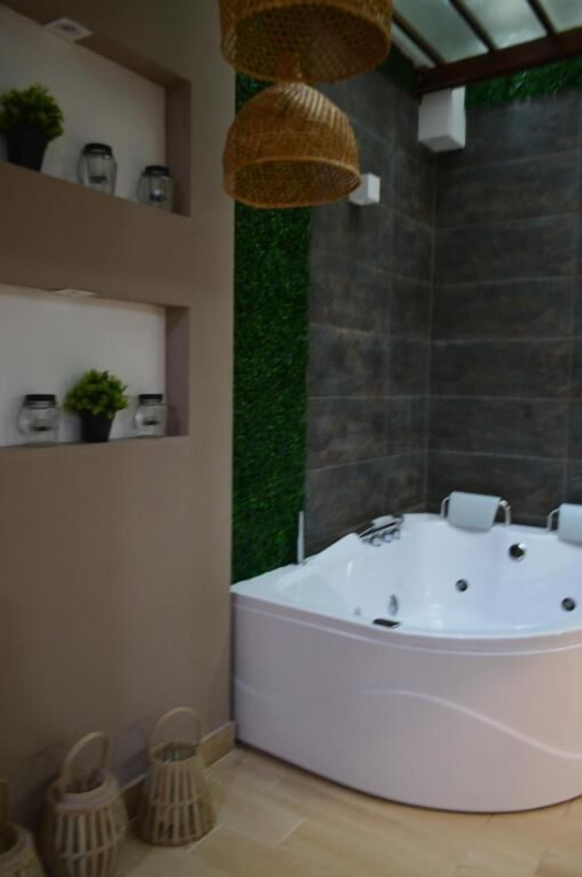 1 bedroom, premium bedding, minibar, desk