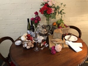 Free daily full breakfast - Battunga Cottages (Watervale)