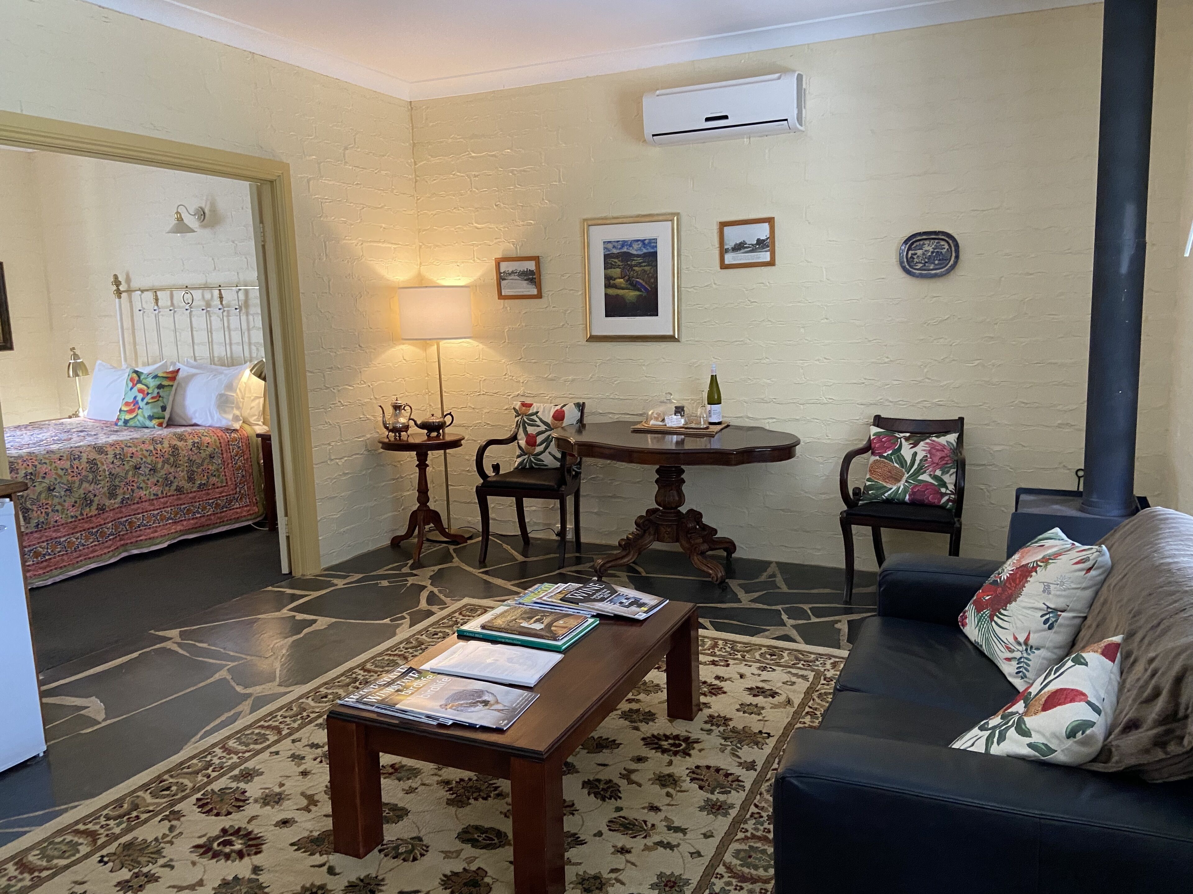 classic cottage | living area | flat-screen tv, fireplace, dvd player, pay films