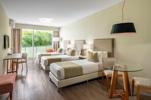 Classic Room, 3 Twin Beds | Minibar, in-room safe, desk, soundproofing