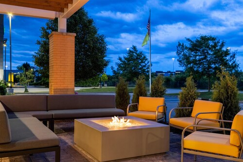 Home2 Suites by Hilton Milwaukee Brookfield