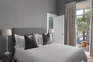 Superior Double Room | Premium bedding, minibar, in-room safe, individually decorated - Harpers House (Cape Town)