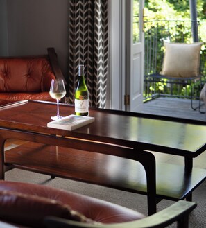 Superior Double Room | Premium bedding, minibar, in-room safe, individually decorated - Harpers House (Cape Town)