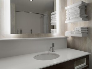 Room, 2 Queen Beds, Non Smoking | Bathroom