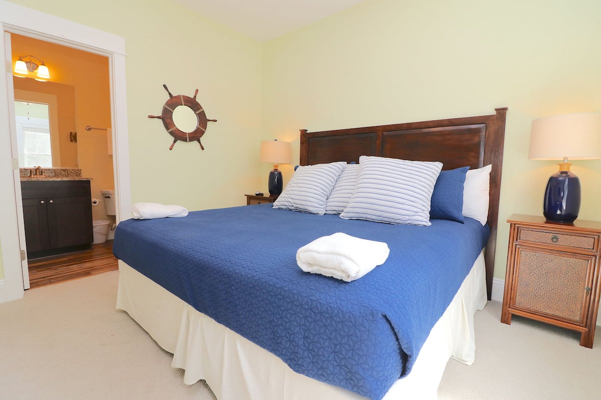 Townhome, 4 Bedrooms & 4 Bathrooms | 4 bedrooms, individually decorated, individually furnished