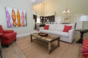 Townhome, 4 Bedrooms & 4 Bathrooms | Living area