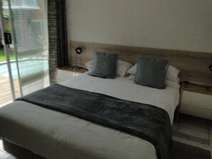 Self-Catering Unit 2 | Desk, iron/ironing board, free WiFi