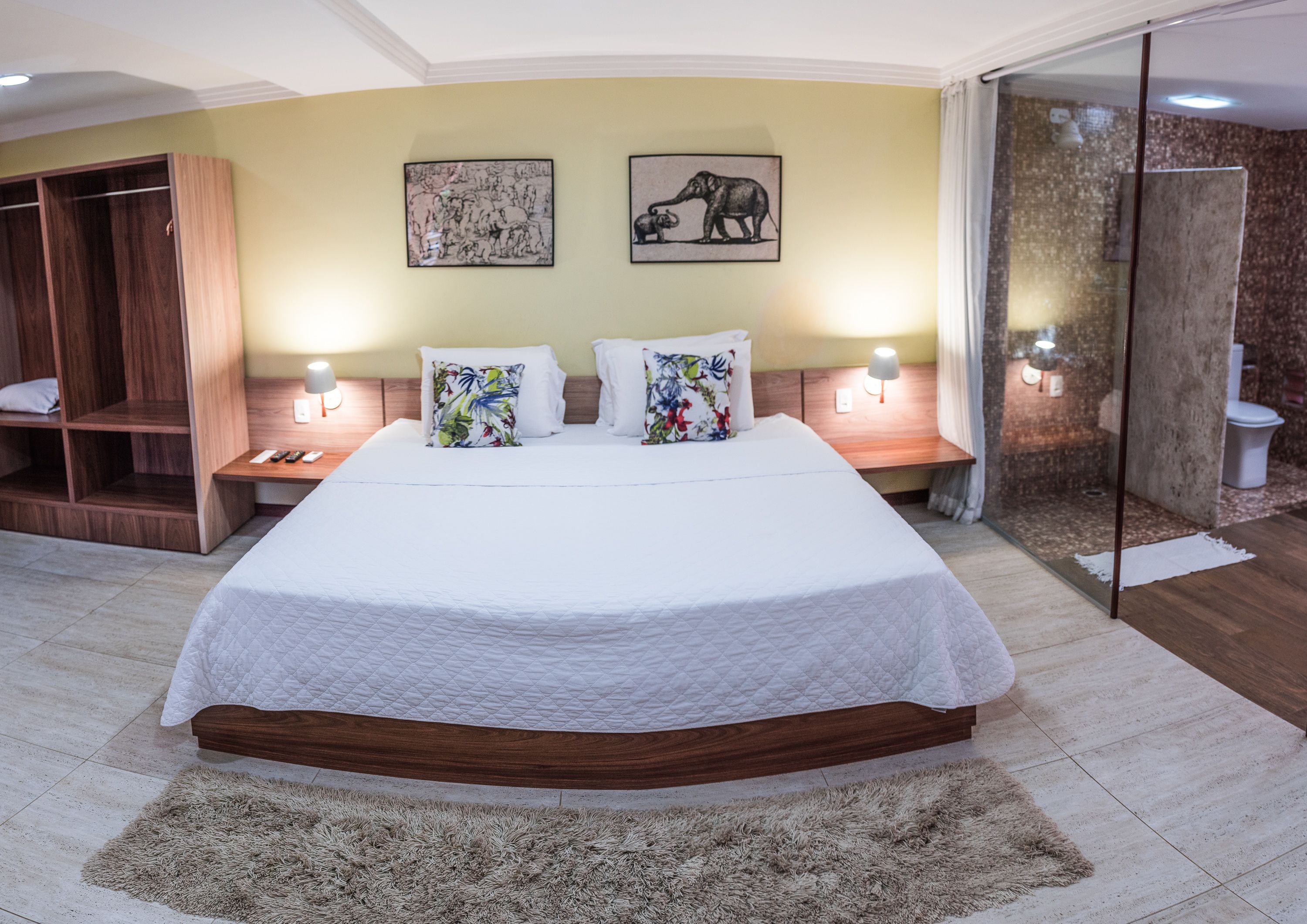 deluxe suite (estrela) | minibar, desk, blackout curtains, free cots/infant beds