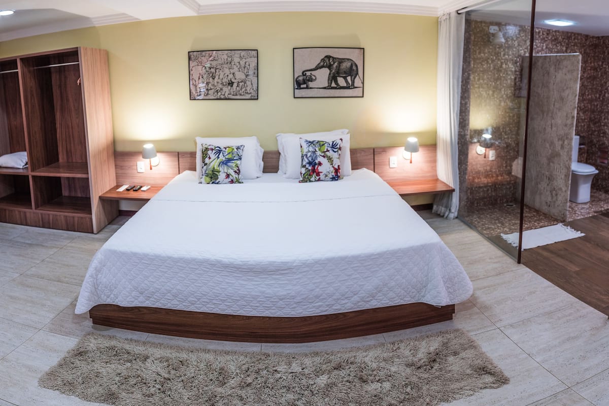 deluxe suite (estrela) | minibar, desk, blackout curtains, free cots/infant beds