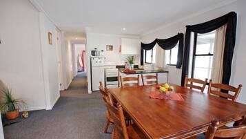 3 bedrooms, individually decorated, individually furnished, desk