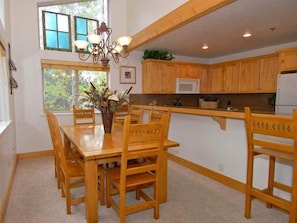 Condo, 3 Bedrooms (Shuttle to Slopes Gold) | In-room dining