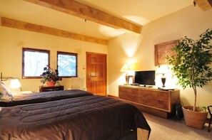 Condo, 2 Bedrooms (Shuttle to Slopes)