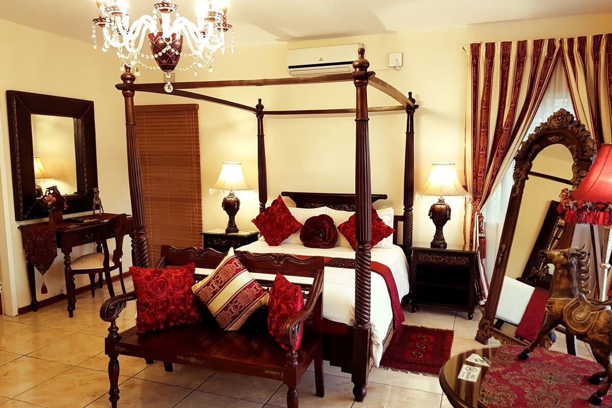 Honeymoon Suite | Premium bedding, pillowtop beds, individually decorated