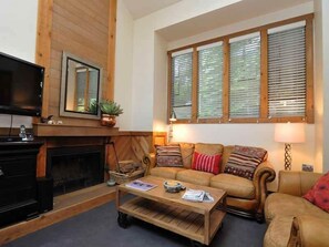 Διαμέρισμα (Condo), 3 Υπνοδωμάτια (Walk to Slopes) | Περιοχή καθιστικού