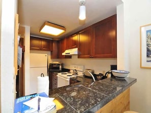 Condo, 3 Bedrooms (Walk to Slopes) | Private kitchen