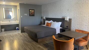 Deluxe-Zimmer, 1 King-Bett | Schreibtisch, schallisolierte Zimmer, Bügeleisen/Bügelbrett