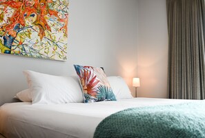 Studio Apartment - 2 | Down comforters, in-room safe, blackout drapes, soundproofing - Mansfield Apartments (Mansfield)