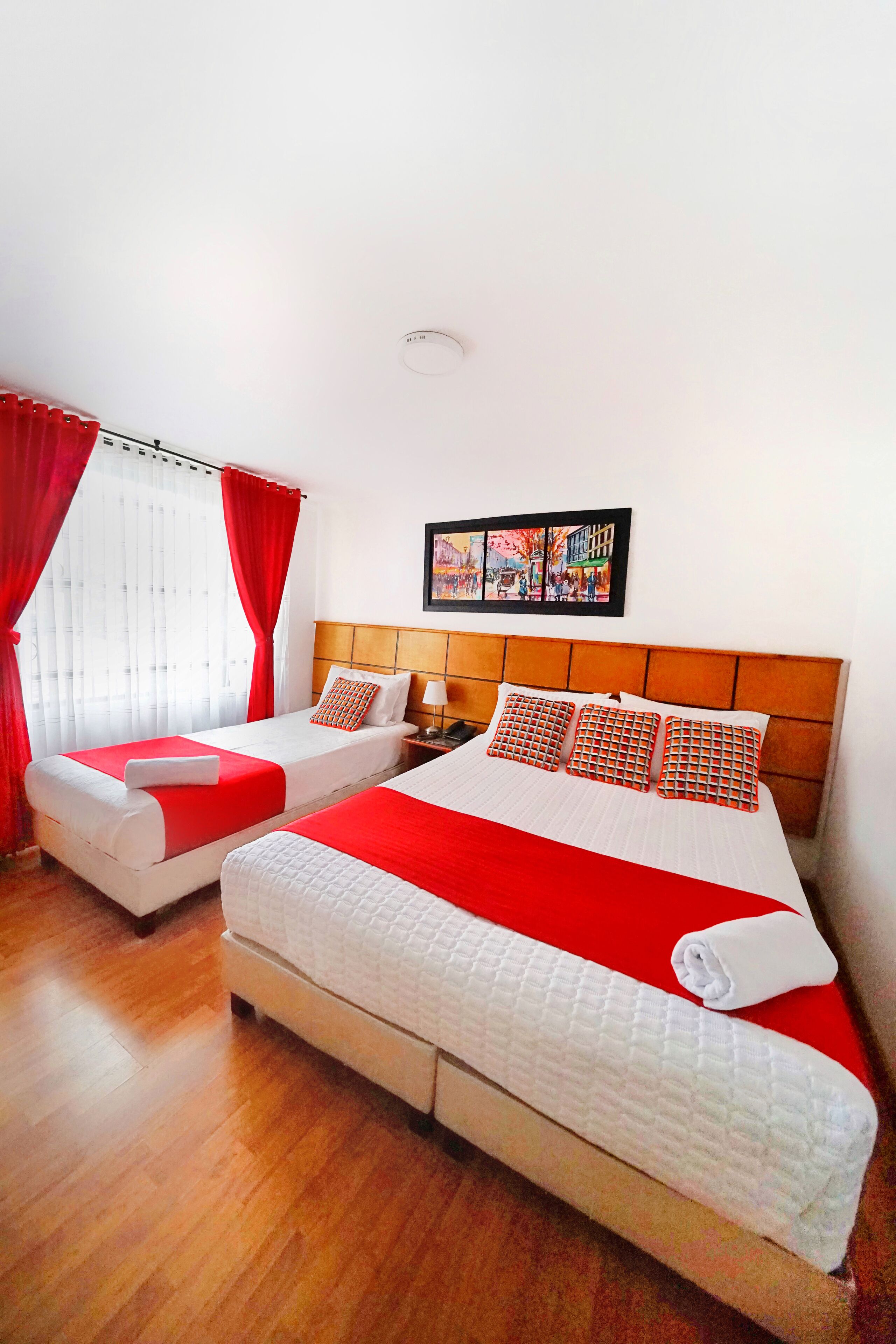 Foto - Hotel Embajada Real