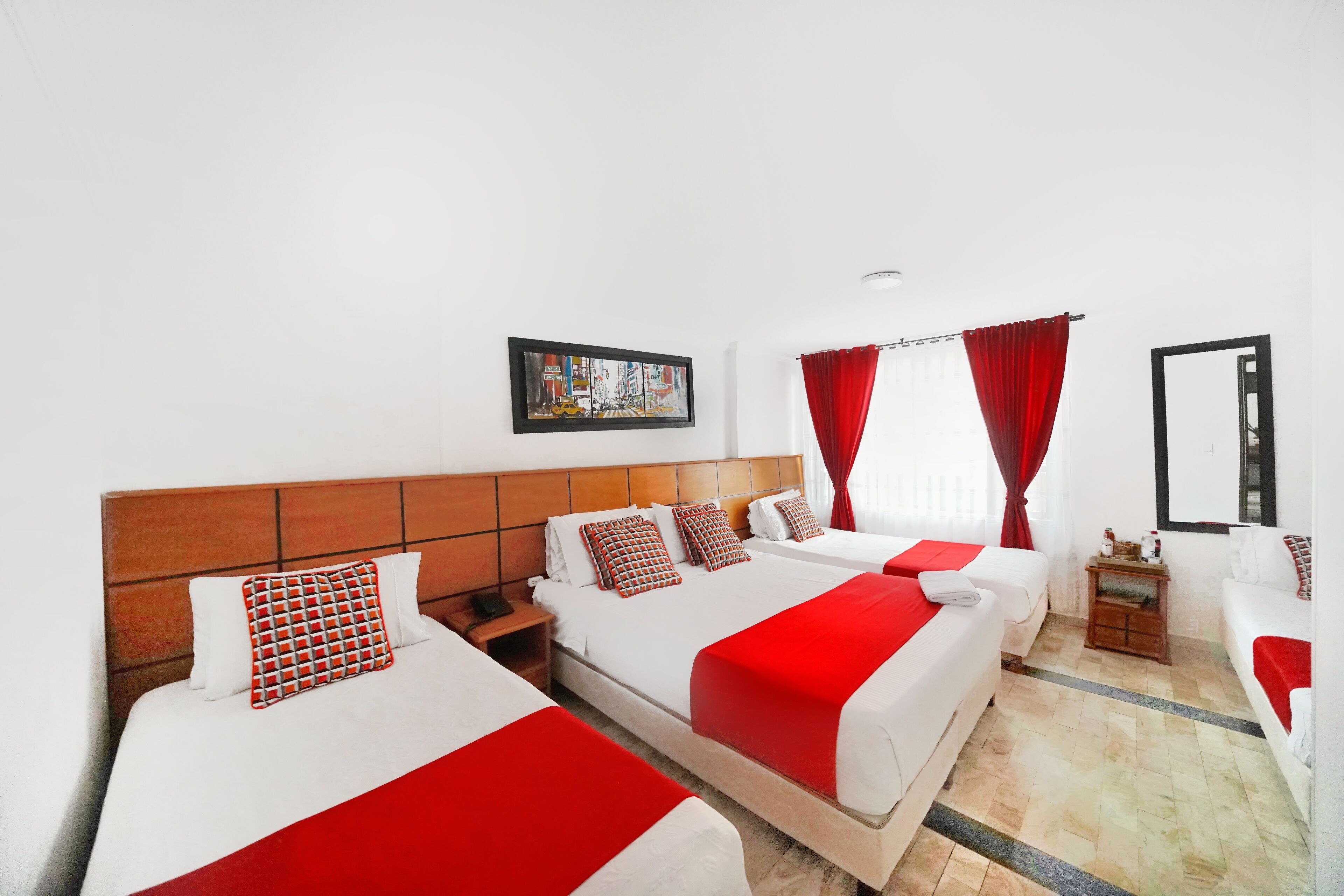 Foto - Hotel Embajada Real