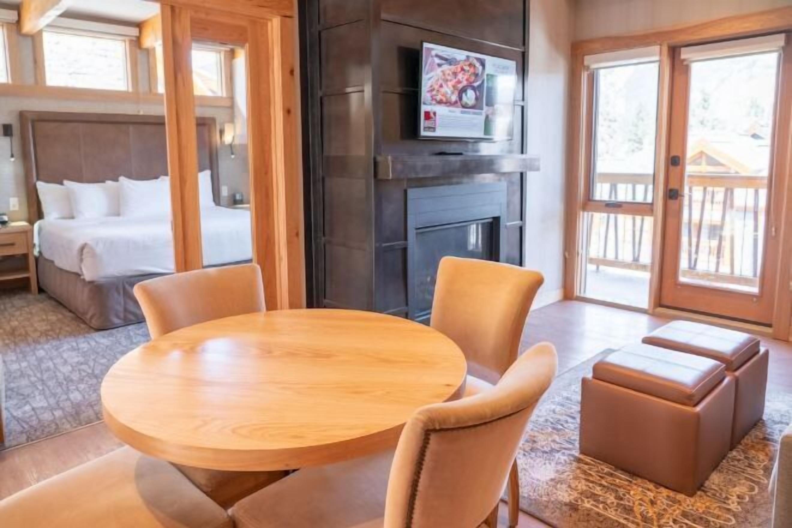 Premium bedding, in-room safe, blackout drapes, iron/ironing board