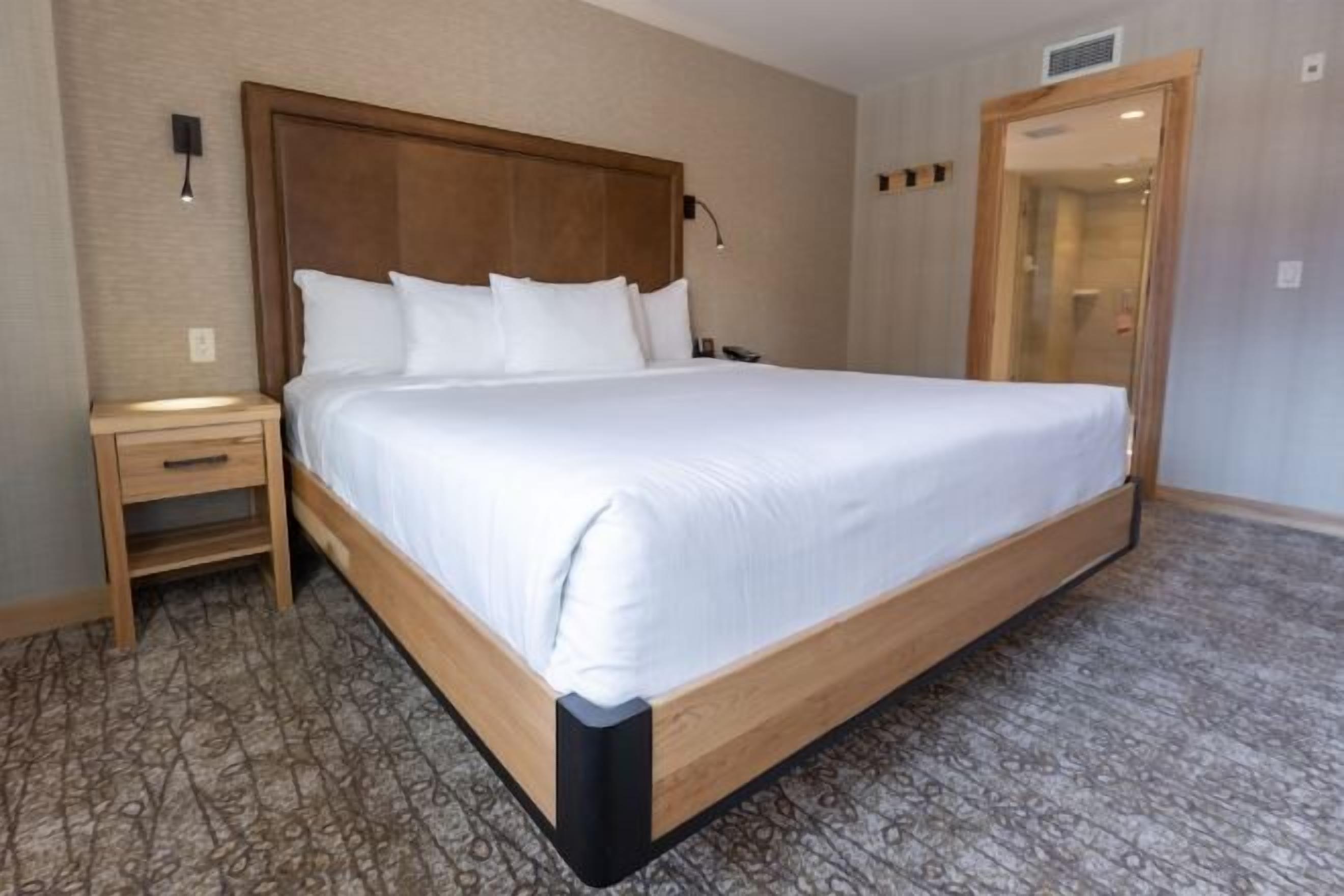 Premium bedding, in-room safe, blackout drapes, iron/ironing board