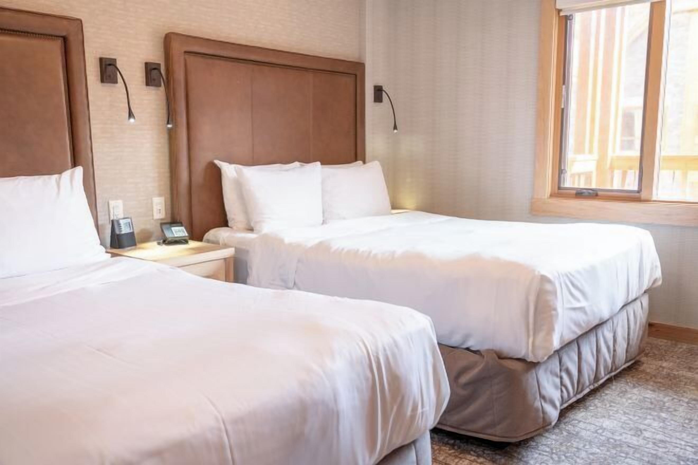 Premium bedding, in-room safe, blackout drapes, iron/ironing board