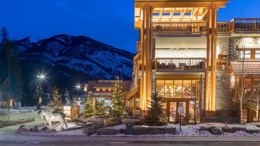 Moose Hotel And Suites