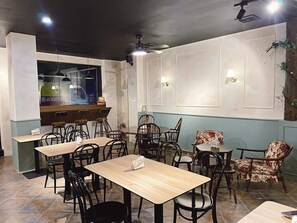 Restaurant - The Pub Hotel (Olongapo)