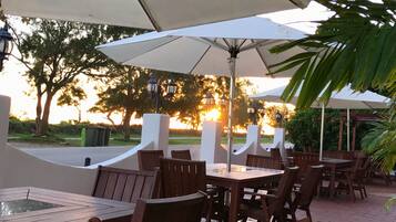 Breakfast and dinner served, Italian cuisine