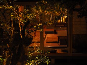 Breakfast, lunch and dinner served - Naramachi Hostel & Restaurant (Nara)