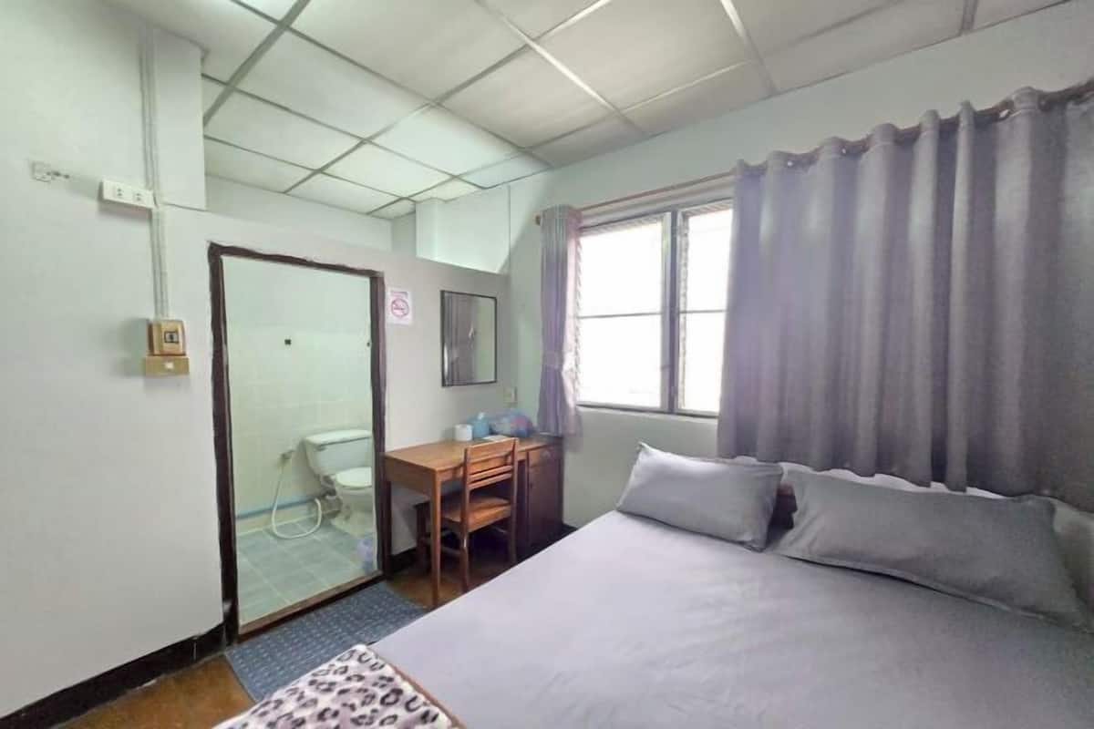 Desk, free WiFi, bed sheets