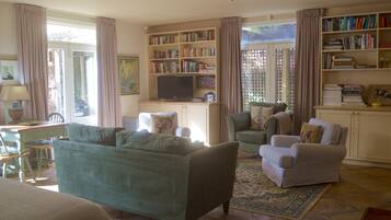 Athelney Cottage | Living area