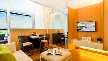 Connecting room | Living area | Flat-screen TV