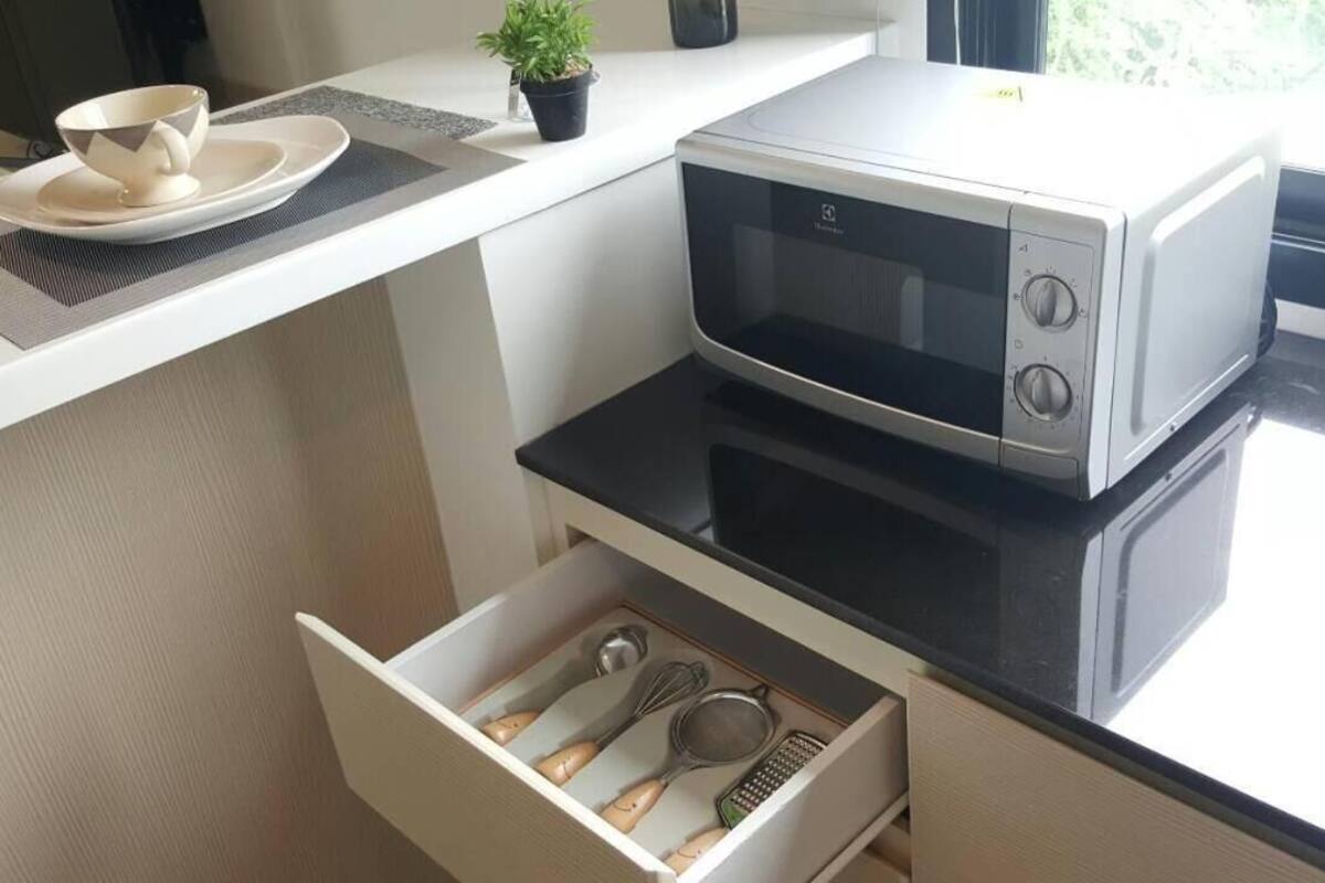 fridge, electric kettle