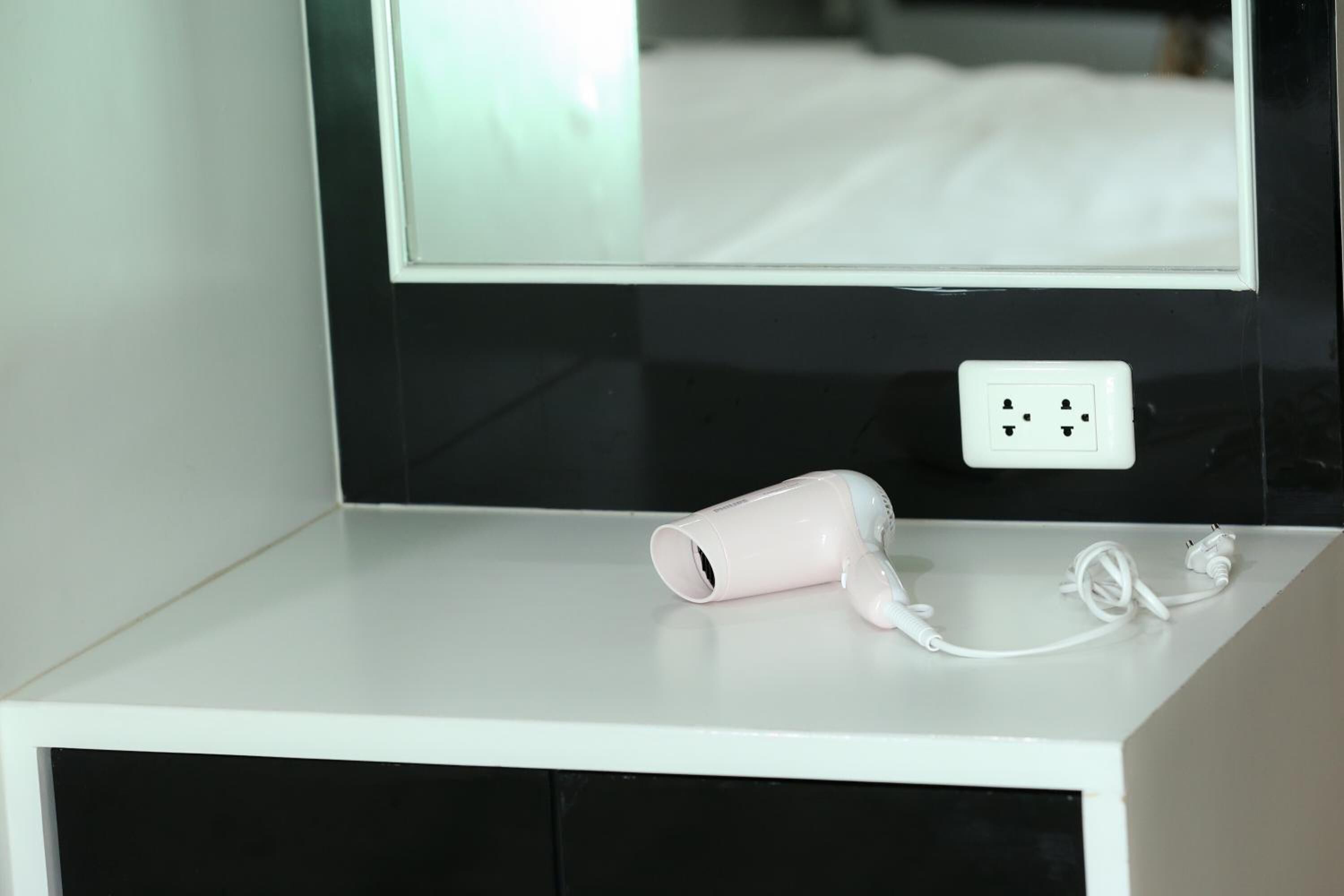 shower, free toiletries, hair dryer, bidet