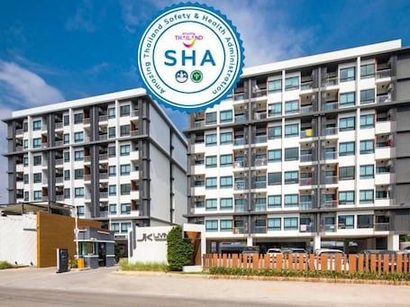 Exterior. JK Living Hotel & Service Apartment