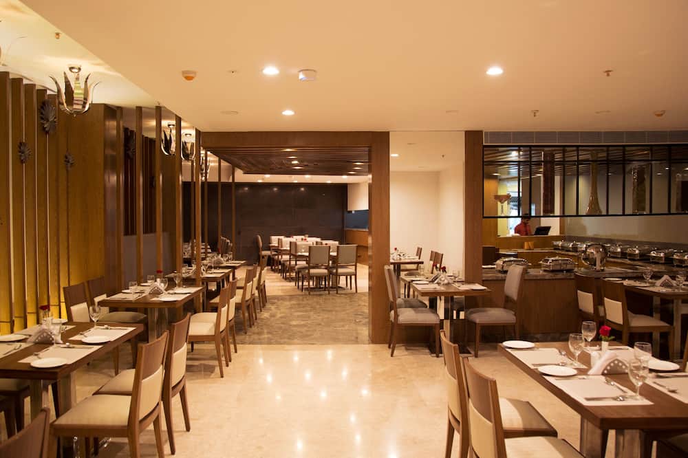 V7 Hotel