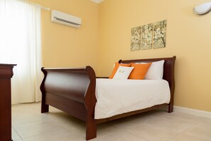 Luxury Apartment, 2 Bedrooms, City View, Executive Level | 2 bedrooms, Egyptian cotton sheets, premium bedding, in-room safe - New Kingston Guest Apartment at Westbury (Kingston)