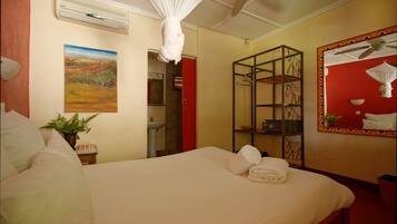 In-room safe, bed sheets