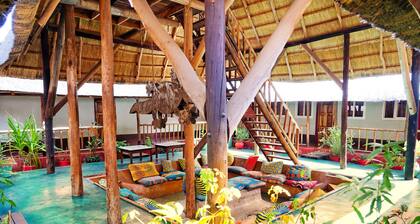 Jollyboys Backpackers