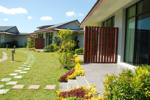 Bungalow – deluxe, 1 soverom, hageutsikt | Terrasse/patio