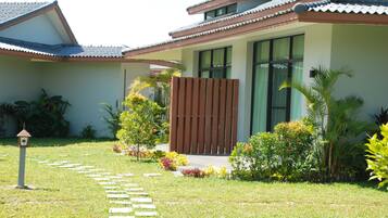Deluxe Bungalow, 1 Bedroom, Garden View | View from room
