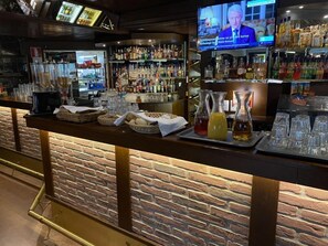 Bar (on property) - Hotelli Carneval (Suonenjoki)