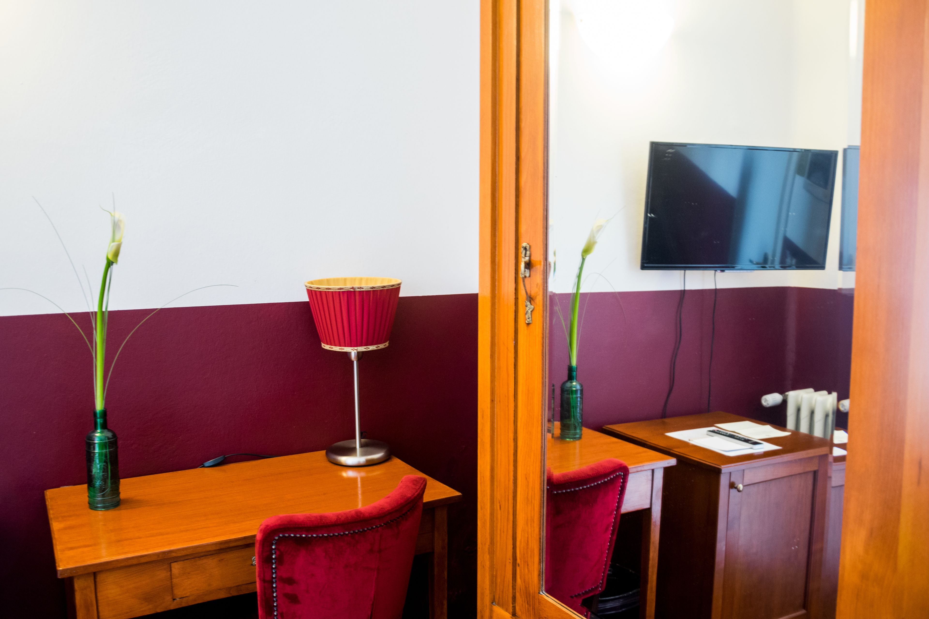 superior room | minibar, in-room safe, desk, free wifi