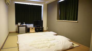 Premium bedding, desk, free cots/infant beds, free WiFi