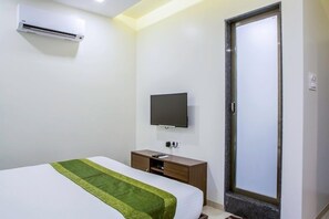 In-room safe, desk, iron/ironing board, free cribs/infant beds