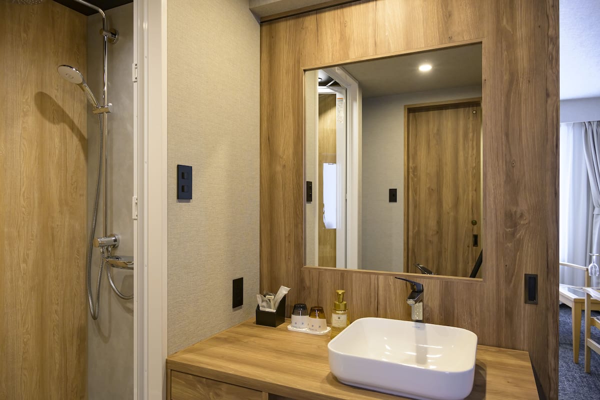 room | 1 bedroom, free wifi, bed sheets