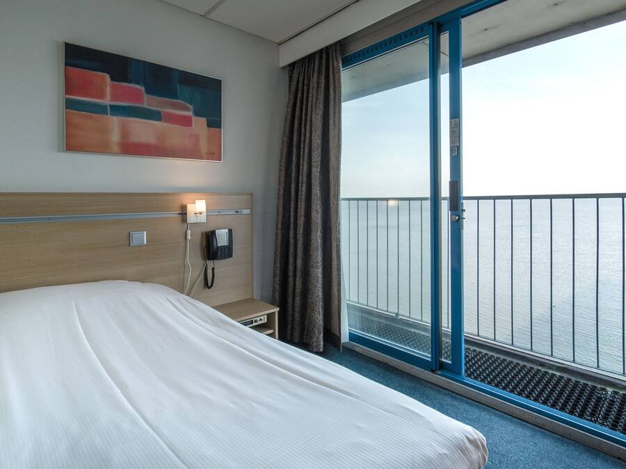 Tomannsrom, ikke-røyk, byutsikt | Safe på rommet, skrivebord og wi-fi (inkludert)