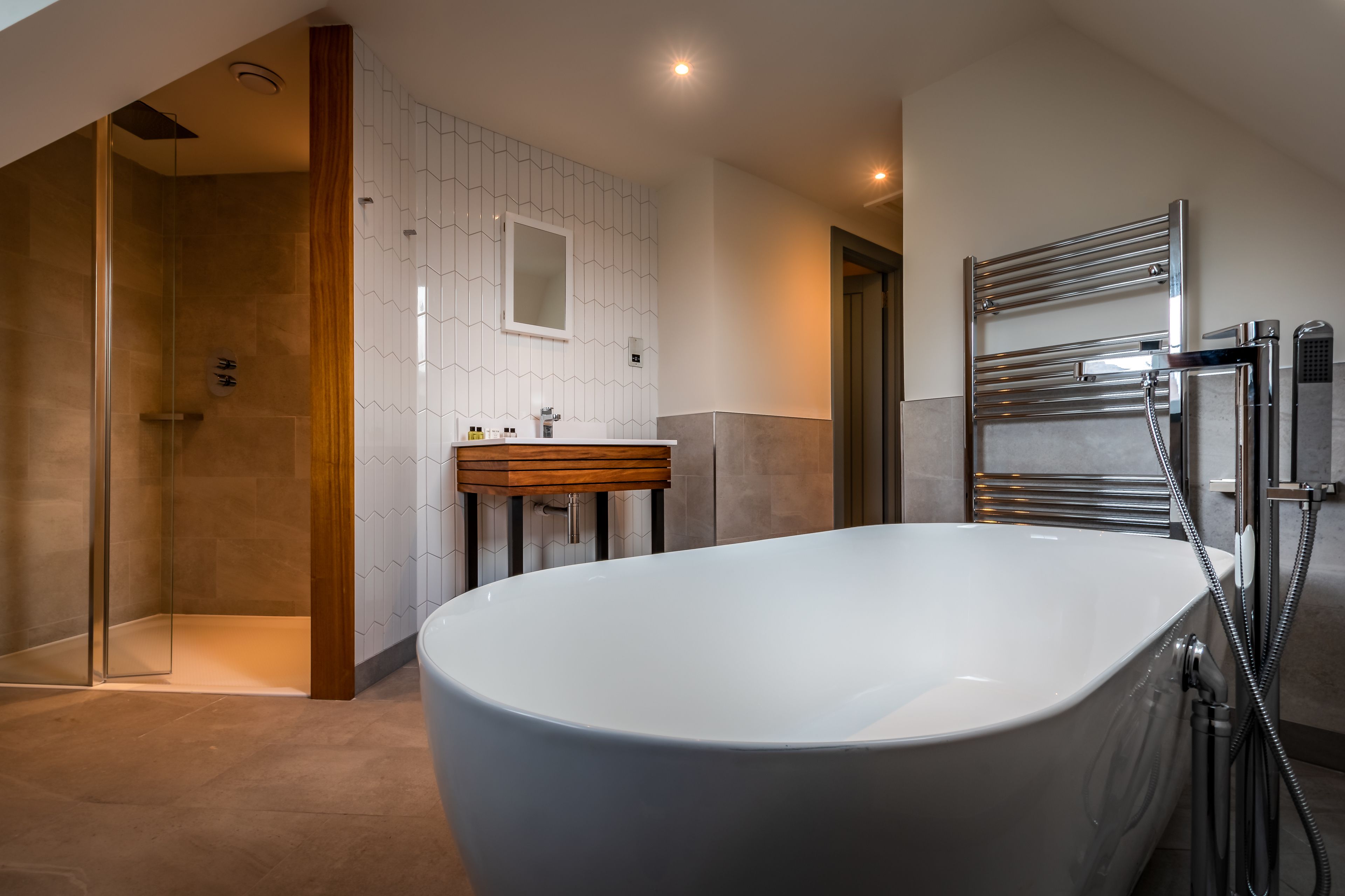 suite, mountain view | bathroom | free toiletries, hair dryer, towels