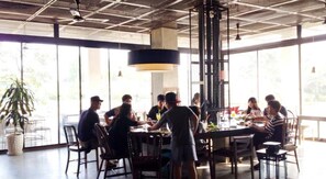 Breakfast, lunch, dinner and brunch served - Tamasa Service Apartment And Hotel (Phnom Penh)